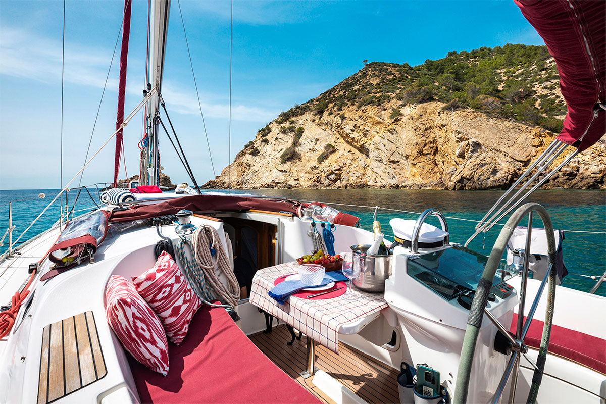 Day charter in Mallorca with Flensburger Yacht Service